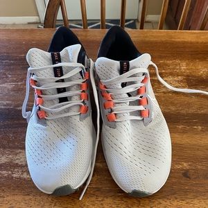 Women’s Nike Air Pegasus size 7.5